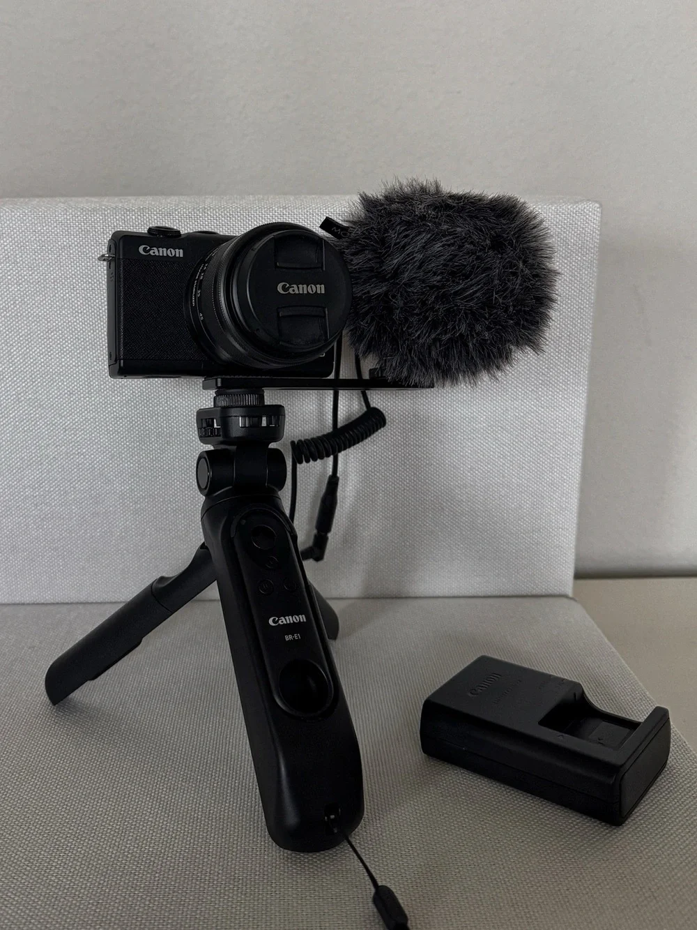 Canon EOS M200